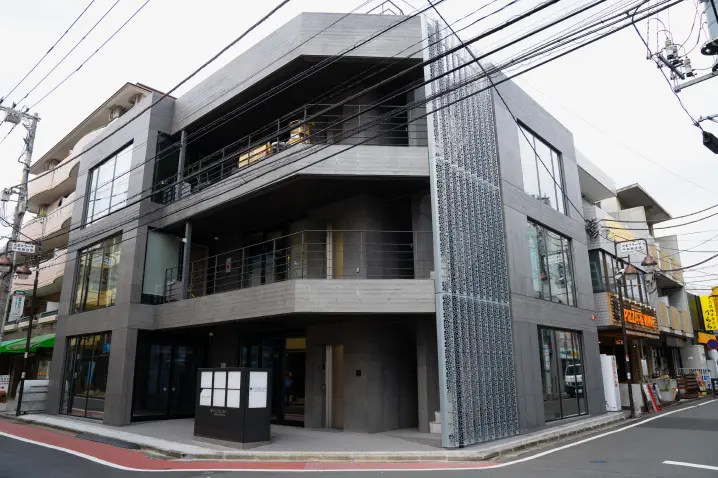 デンタルクリニックCたまプラーザの外装|たまプラーザ駅徒歩3分の歯医者・歯科